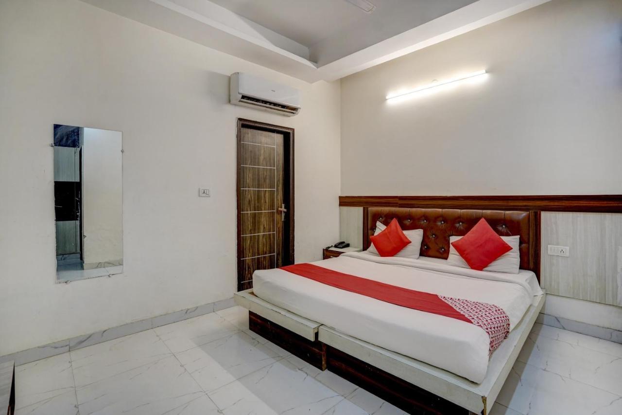 Oyo 78981 The Diamond Nest Noida Dış mekan fotoğraf