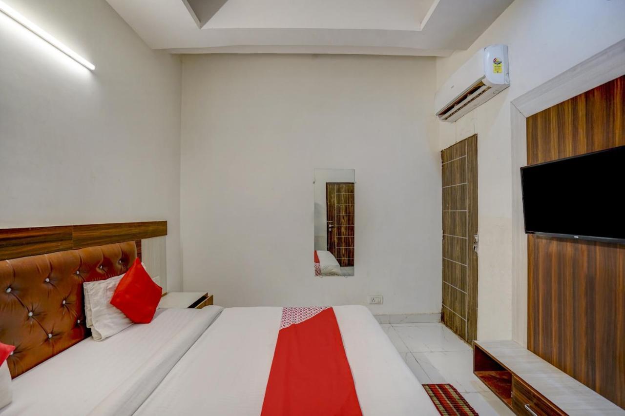 Oyo 78981 The Diamond Nest Noida Dış mekan fotoğraf