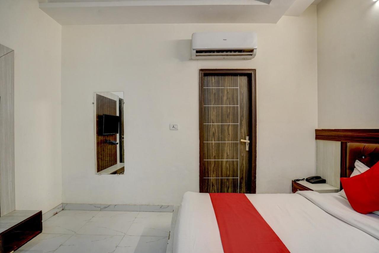 Oyo 78981 The Diamond Nest Noida Dış mekan fotoğraf