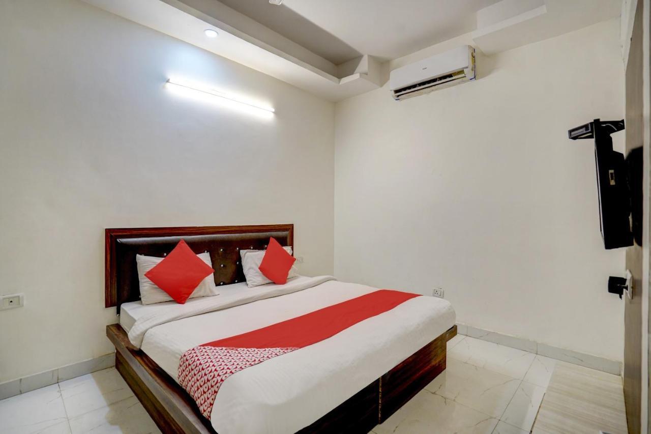 Oyo 78981 The Diamond Nest Noida Dış mekan fotoğraf